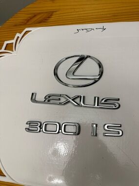 Lexus Chrome Emblem Set - Silver